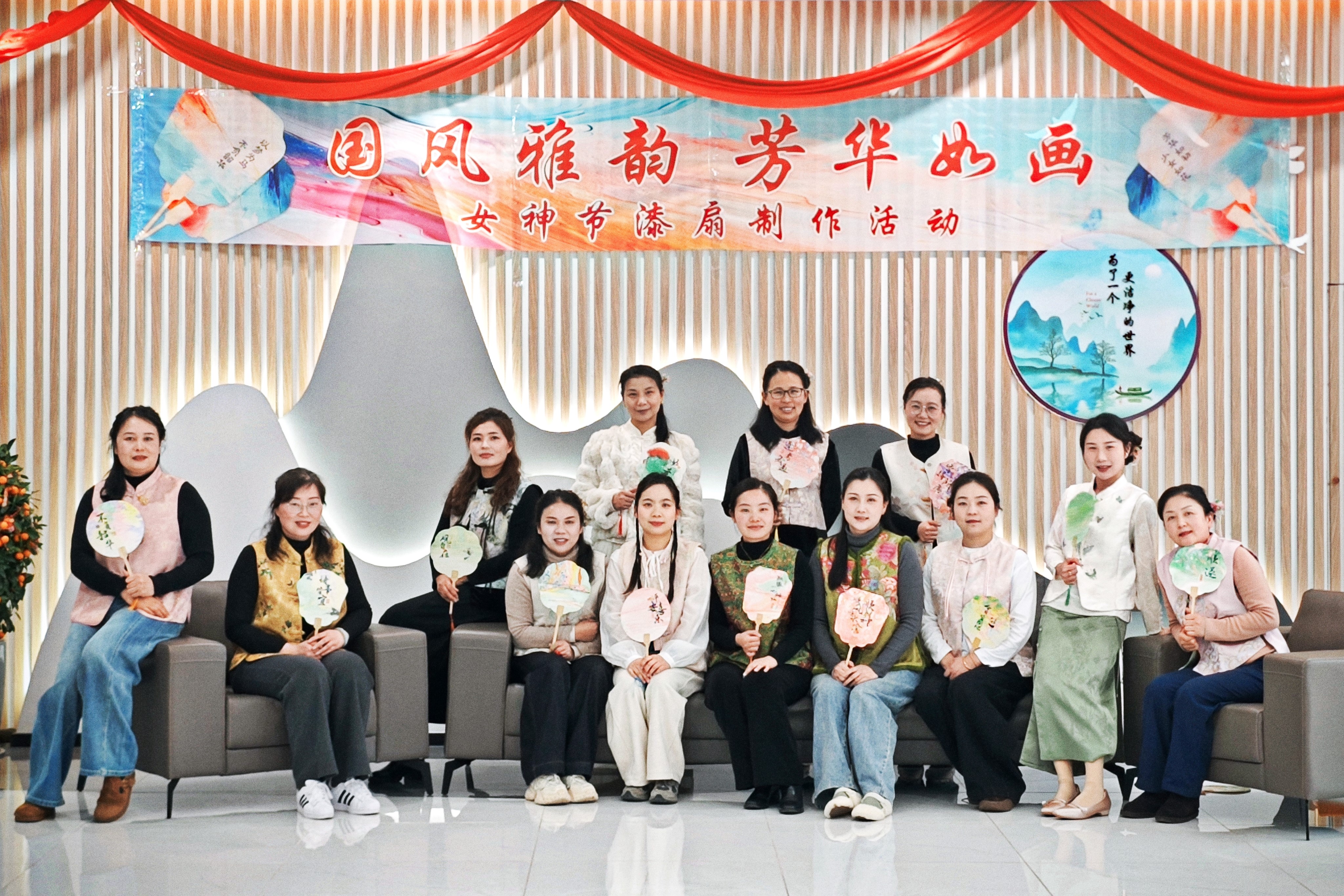 集體合影1.jpeg 集體合影1.jpeg